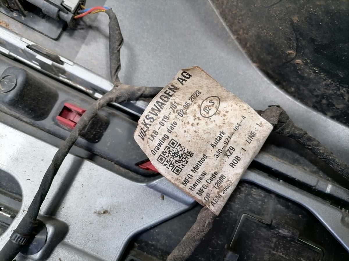 VW Passat B9 original Stoßstange Stossfänger hinten LM7P Oyster Silver Kombi Variant Bj.2024